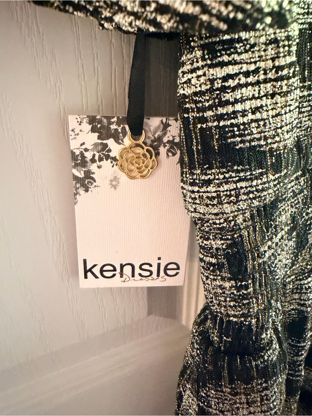 Kensie Dresses Black and Gold Formal Dress. - Picture 3 of 3